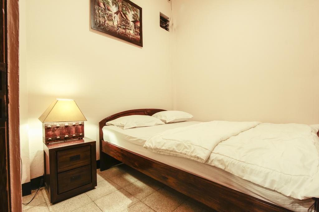 Griya Langen Guesthouse Yogyakarta Exterior photo